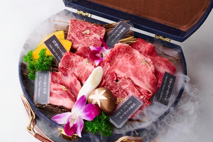 BABA 5-Cut Wagyu Set served in the chest